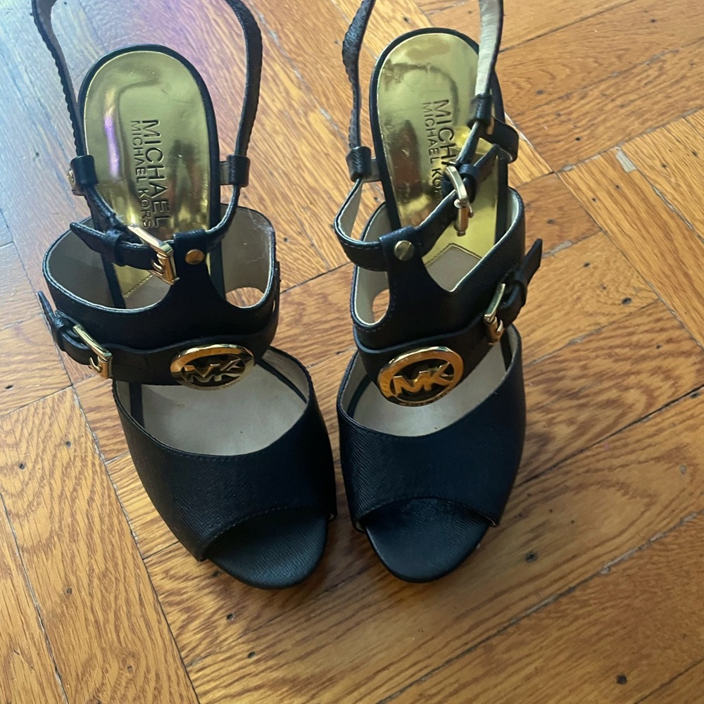 Michael kors shoes size 8